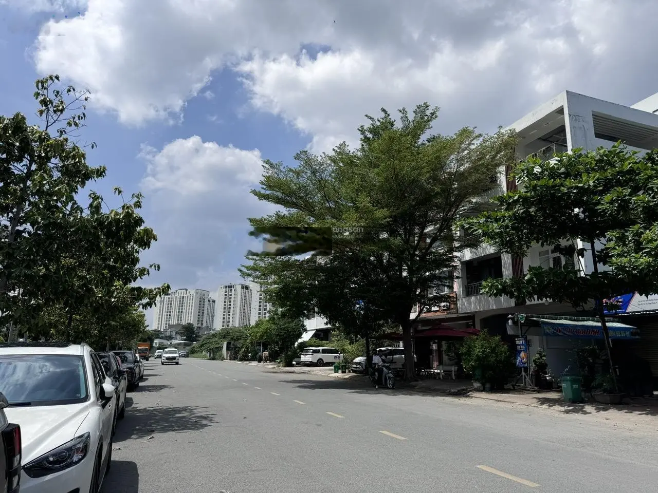 Bán nhà MT kinh doanh Nguyễn Hoàng rộng 40m, Dt: 4x20m cấp 4. Giá: 24.2 tỷ. Lh: 0903398078