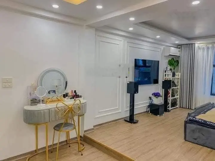 Bán nhà phố giang văn minh - gần phố - cách 10 m ô tô tránh -6 ngủ nhà dân xây tâm huyết, ngõ thông