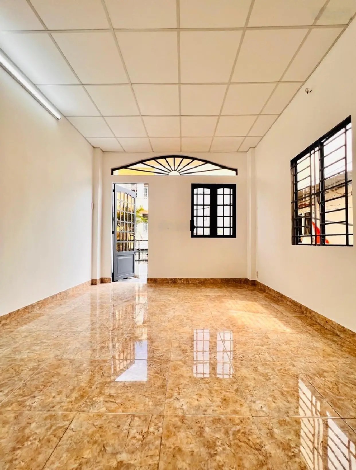 Gấp bán căn Bạch Đằng P15, DT 59m2 (thực tế 84m2), nhà 2 tầng hẻm 3m thông, Hạ 400tr - chỉ 5.15 tỷ.