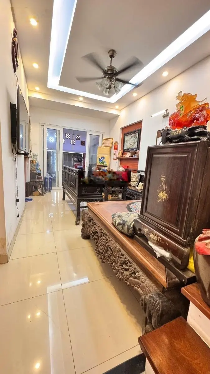 Bán nhà riêng Nam Đồng, Đống Đa, kinh doanh,ôtô đỗ cửa, 2thoáng,vài bước ra Hồ Đắc Di. 63m, 4tầng.