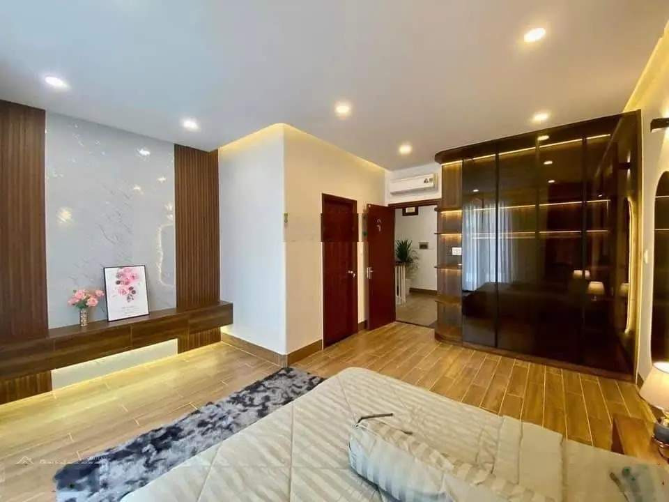 Tôi cần bán nhanh nhà Nguyễn Thiện Thuật - P3 - Q3. DT 73,6m2 gần BV Bình Dân cho thuê 25tr/th