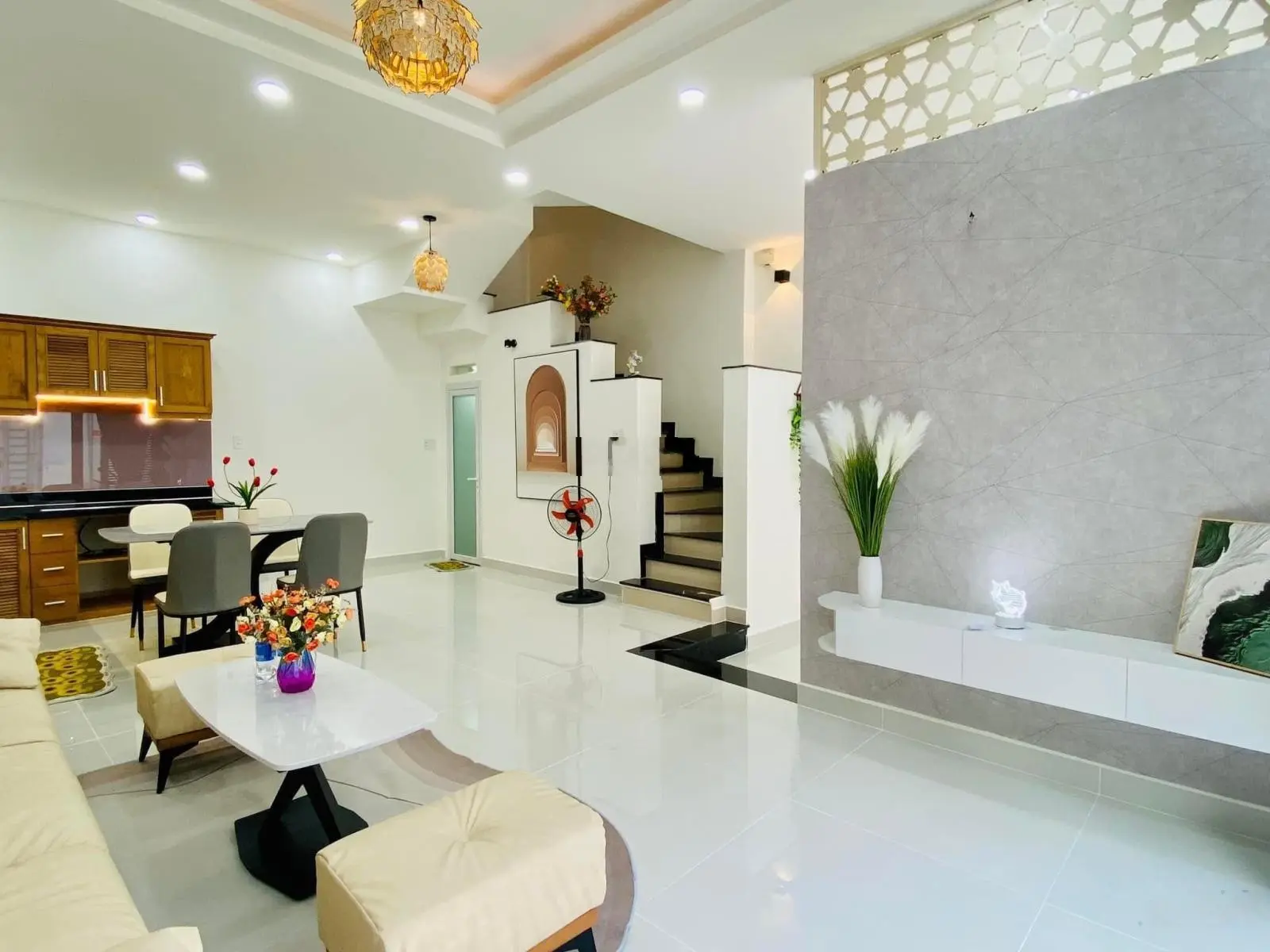 Cần bán nhà đang KD 23 tr/th Cao Thắng, Phường 3, Quận 3 - Giá:4tỷ920/70m2. 3 Tầng có sân thượng