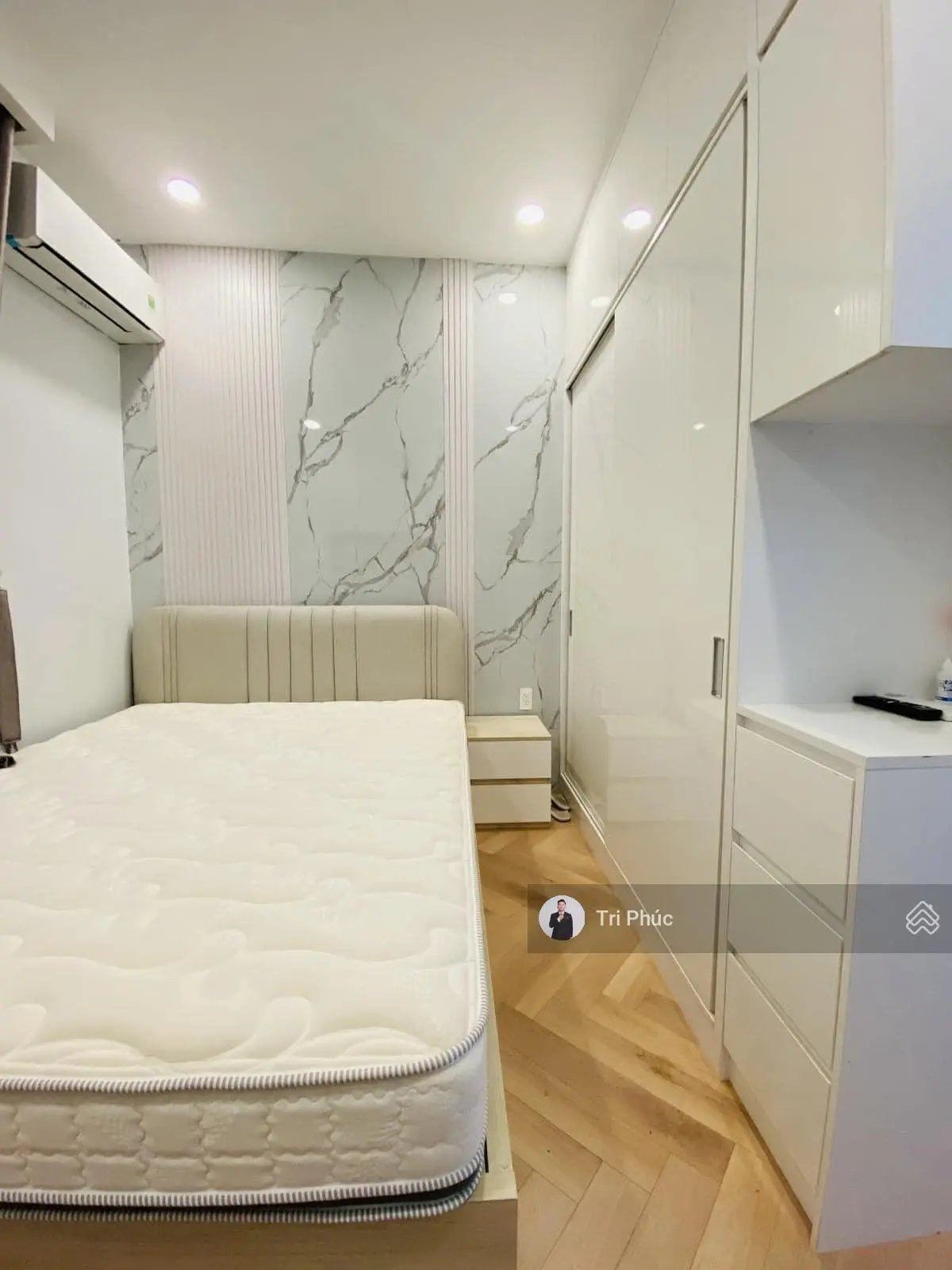 (Gấp bán)Chỉ 8. Xtỷ có nhà hẻm xe hơi, thông Lê Văn Sỹ, F13, Phú Nhuận. Nhà 5 tầng gần 50m2 4PN