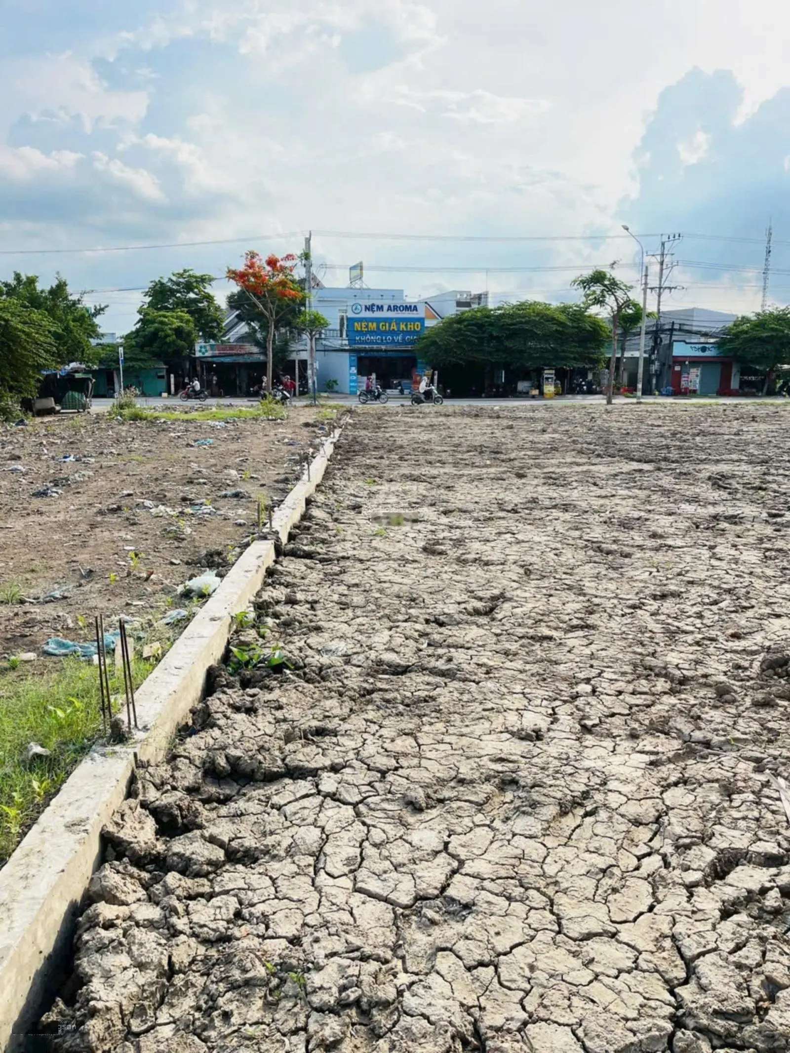 Cần bán 200m2 đất thổ mặt tiền QL50 cách Quận 8 chỉ 11km