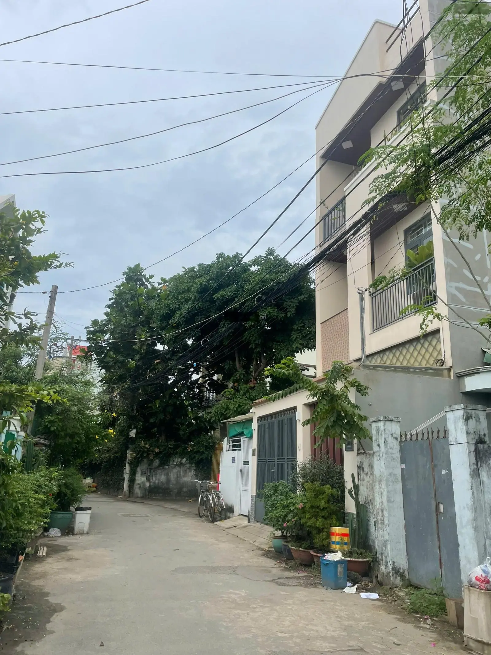 Dãy trọ HXH 3MT có 5 phòng gần Global City, ngang 6m, 125m2, P. Phước Bình, 6,7 tỷ TL