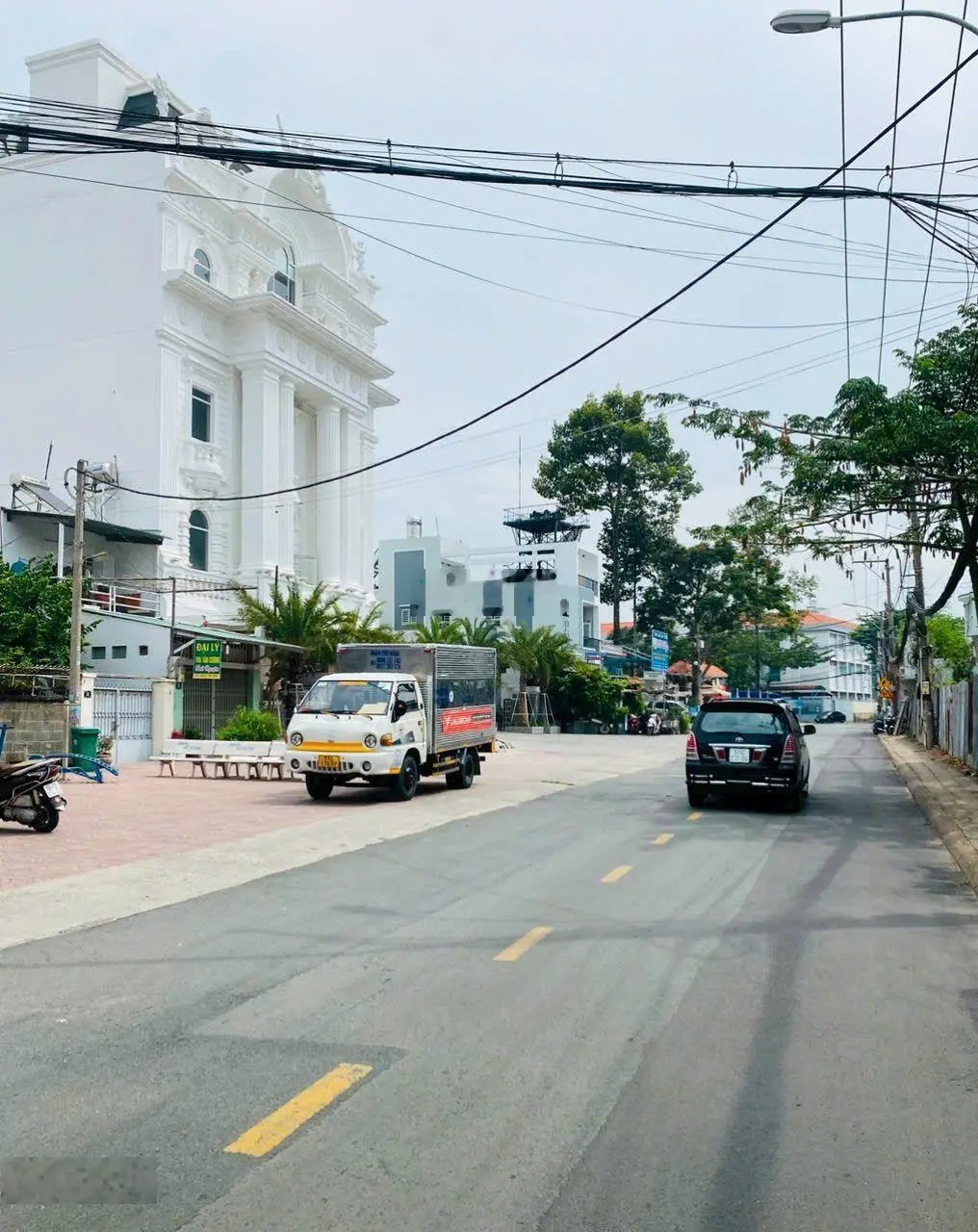 Bán khách sạn 6 tầng ngang 7m. Mặt tiền đường đang kinh doanh tốt, Phường Linh Trung, TP Thủ Đức