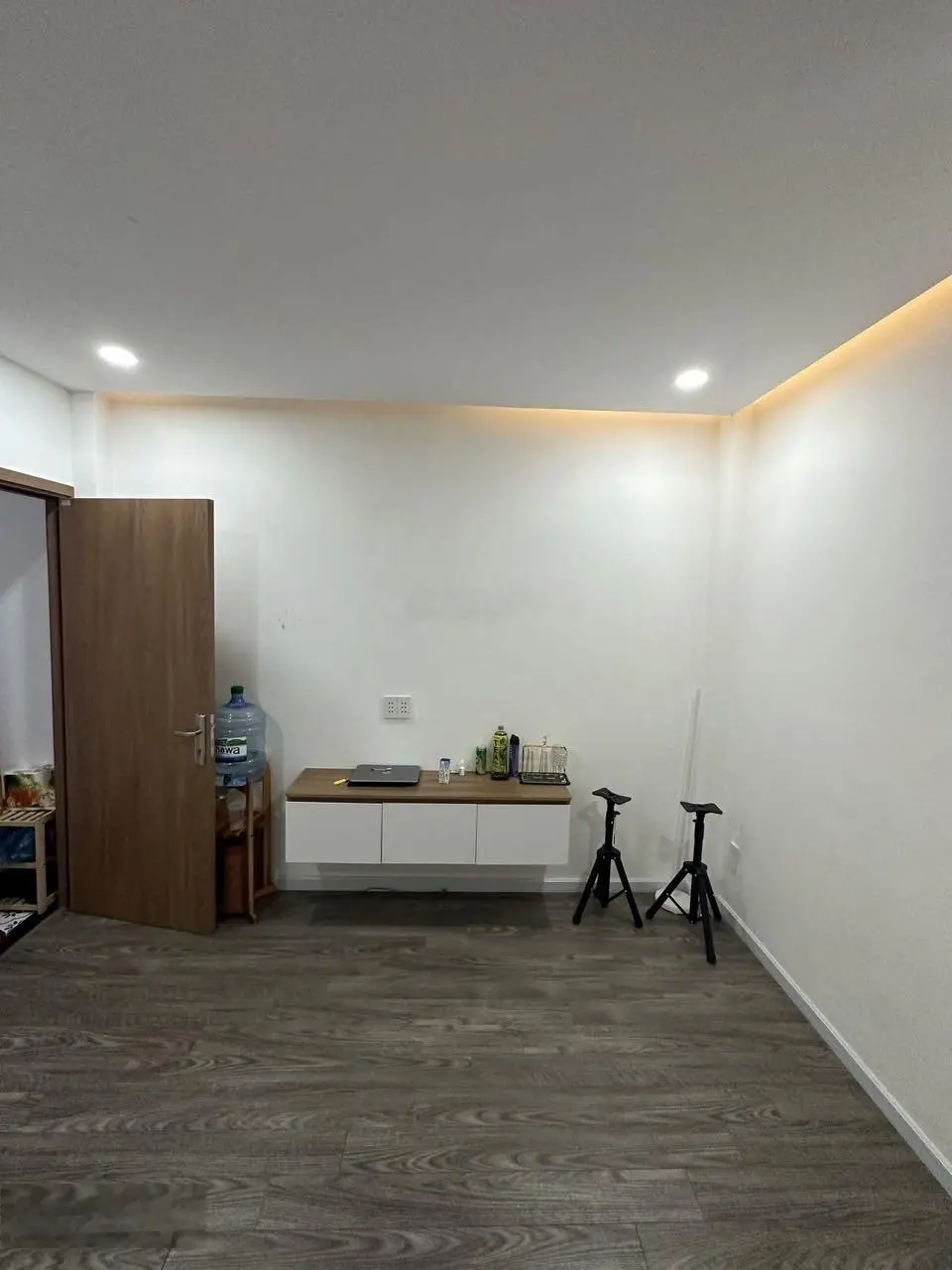 Hạ giá bán nhà Giá 3.4tỷ cho thuê 25tr/th đường Vĩnh Khánh, P8, Q4. Cách Đ. Hoàng Diệu 50m