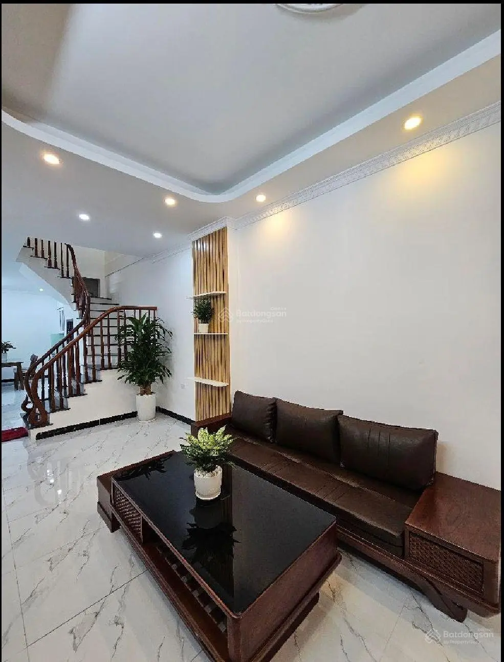 Siêu phẩm Phố Trạm Long Biên 45m2 x 4 tầng full nội thất xịn xò ô tô đỗ cửa vài bước chân ra Aeon