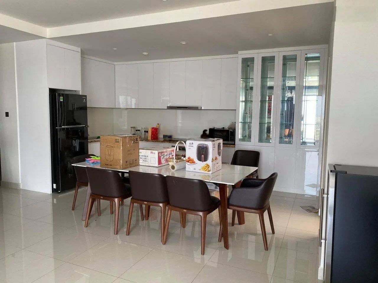 Bán căn hộ 179 (m2) đẹp nhất Saigon Royal tầm nhìn bao trọn quận 1 và Thủ Thiêm. LH: 0909 024 ***