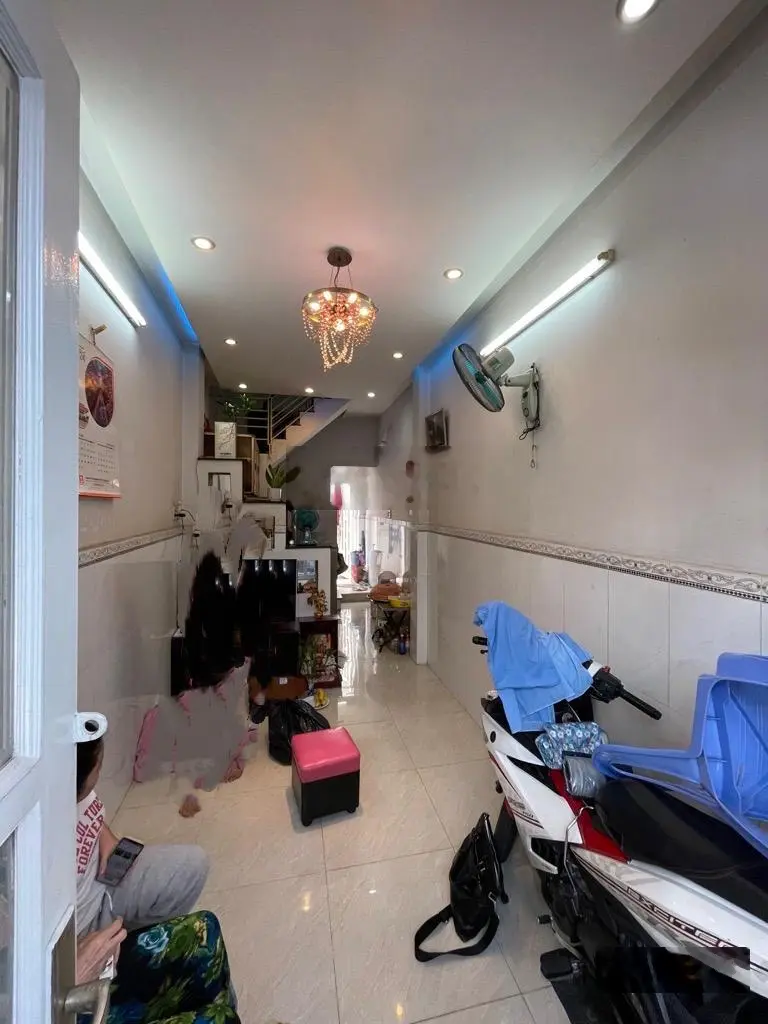 QUẬN 4- NHà 3 LẦU, 3WC, Đường trước nhà 3,6m, 3,45 tỷ,