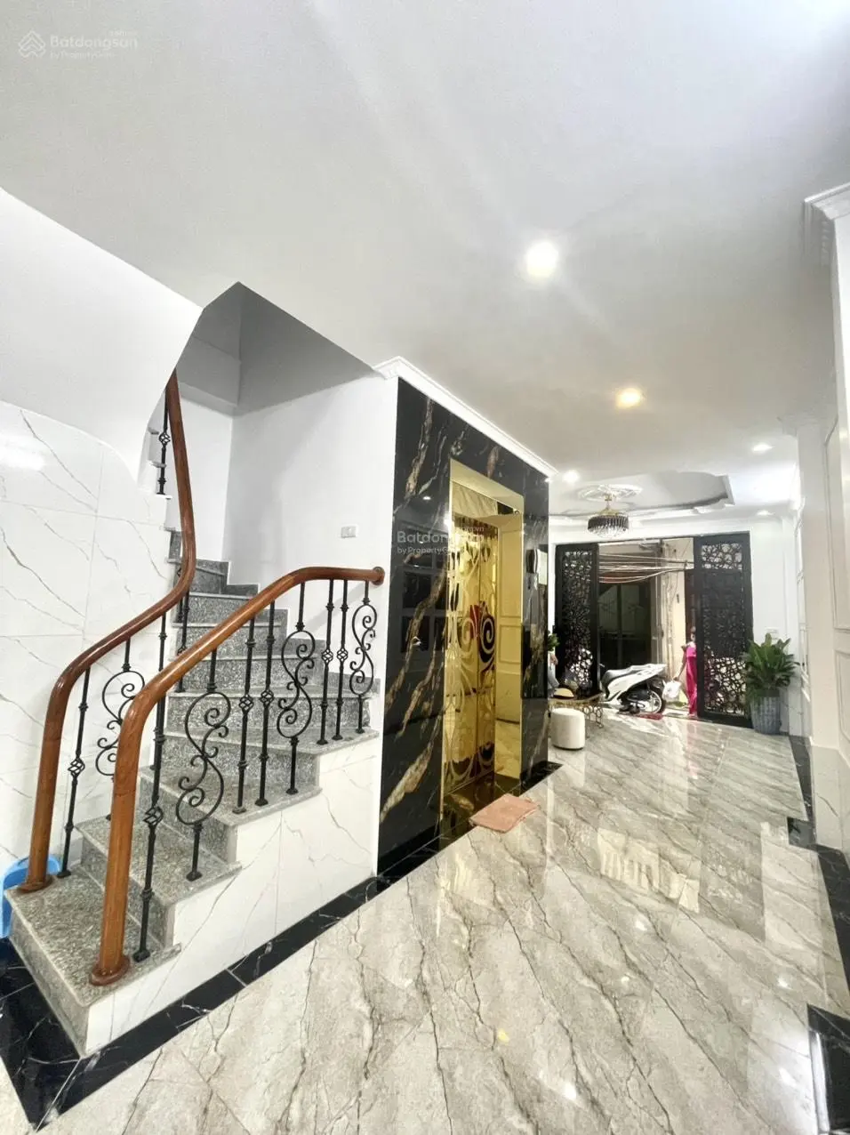 Bán chung cư mini phố Nguyễn Hữu Thọ, Ngọc Hồi, DT 100m2x7T mới tinh 24 phòng giá 17.9 tỷ