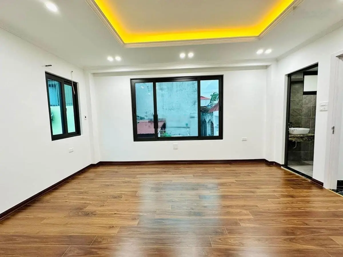 Bán nhà đường Quan Nhân, ô tô đỗ cửa, ngõ thông Hoàng Ngân, nhà mới full nội thất