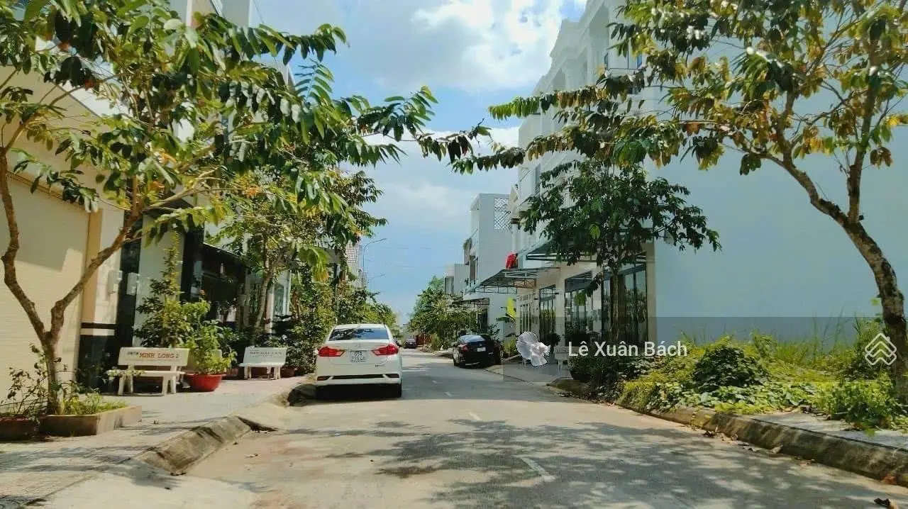 Cắt lỗ bán gấp 115m2 đất mặt tiền Nguyễn Xiển, Long Thạnh Mỹ, Q9, TP. HCM. Gần VinHomes Grand Park