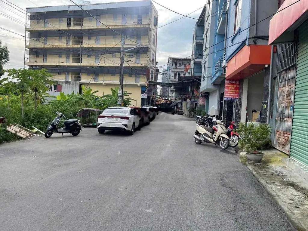 Bán lô đất 5x24 ngay ql1A giá 2 tỷ bớt lộc cho khách mua thiện chí