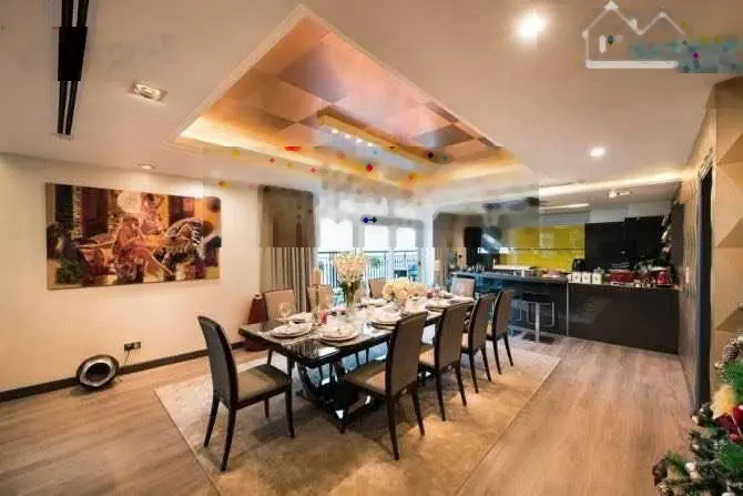 Bán gấp penthouse Hoàng Thành Tower quận Hai Bà Trưng: 460m2, 3 tầng, th/máy, siêu đẹp. 100 tỷ TL