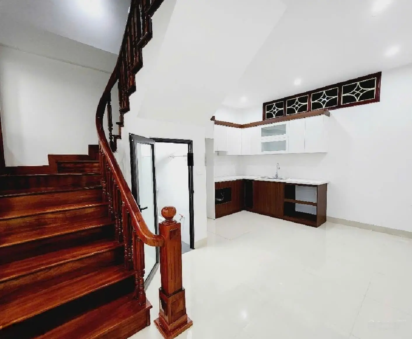SIÊU PHẨM NHÀ XUÂN THỦY - 54M - 4T - MT4,2 - NHÀ MỚI ĐẸP LUNG LINH - 90M RA PHỐ - GIÁ CHÀO 9,4 TỶ