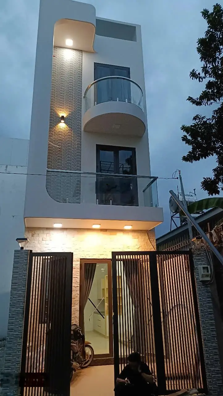 Hàng hiếm, bán nhà riêng 65m2, 5PN, 3WC tại Đường 6, Long Bình, Q9, HCM, giá 5,19 tỷ