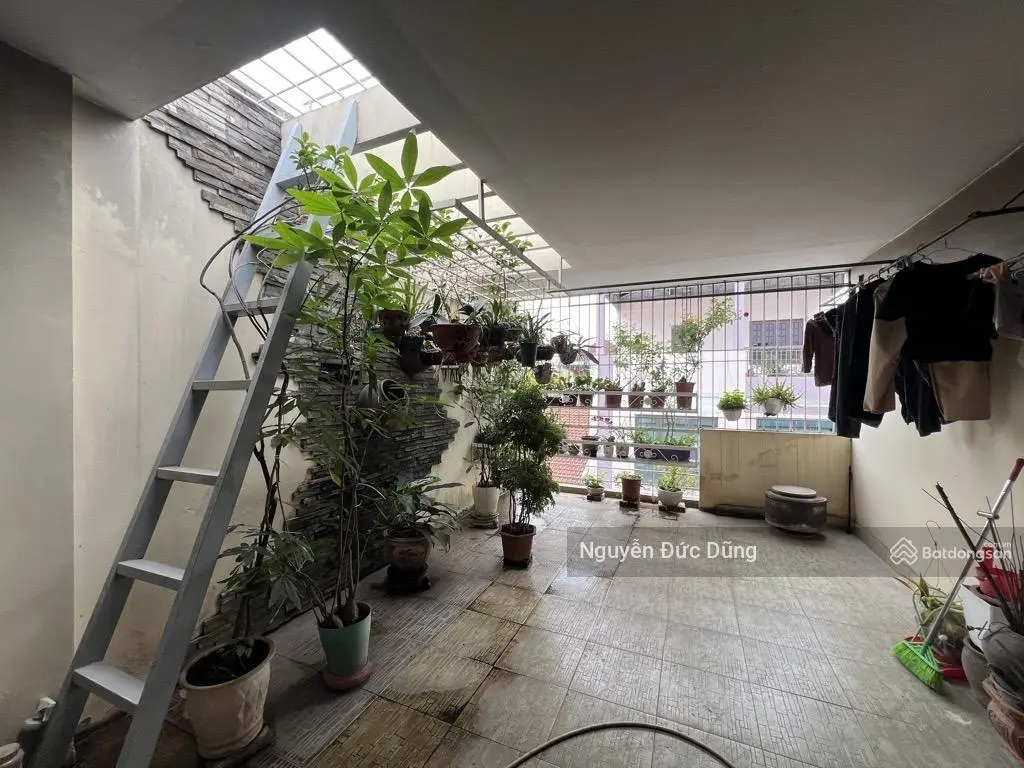 Bán nhà dân xây Phố Bồ Đề, Long Biên Mặt Ngõ Ô tô vào nhà ngay sát Hồ