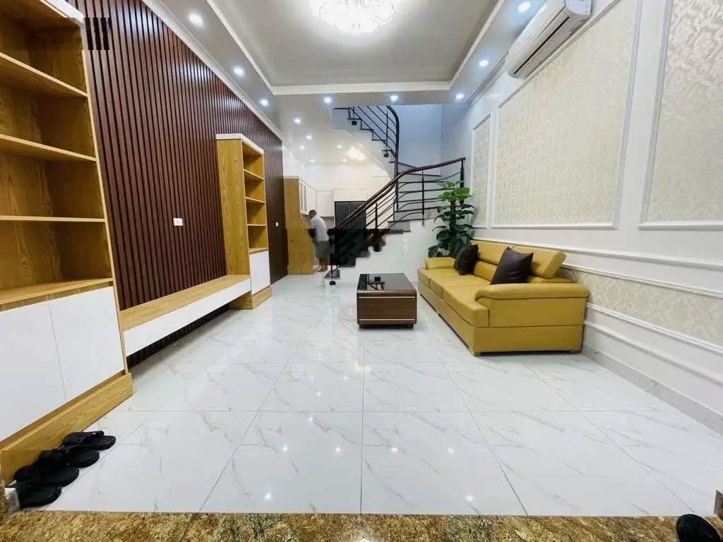 Cần bán gấp nhà đẹp dân xây lô góc phố Kim Ngưu - Hai Bà Trưng gần phố hơn 6 tỷ