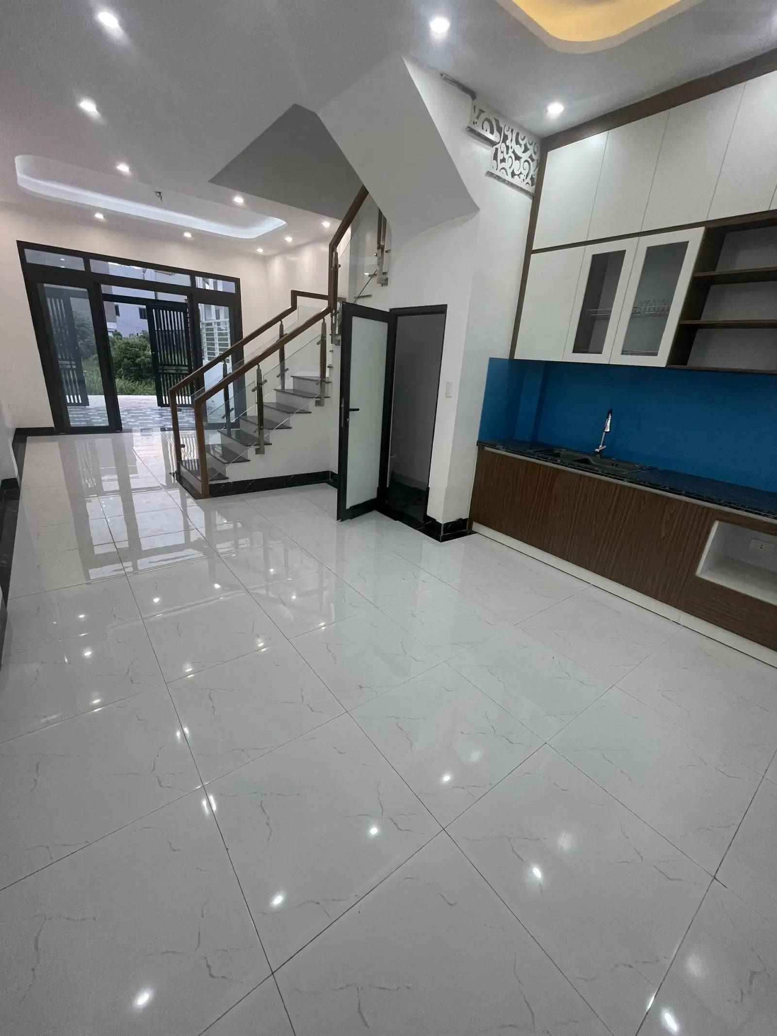 Nhà Mộc Hoàn gần Song Phương, 40m2 3.5T, vị trí đẹp oto đỗ gần, cách ĐL Thăng Long 700m. Giá 3.2 tỷ