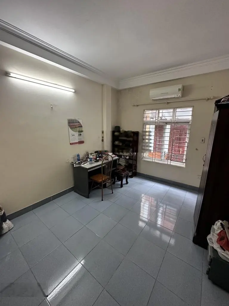Cực hiếm, bán nhà chợ xanh cầu giấy 2 mặt ngõ ô tô kinh doanh đỉnh, 35,5 m2, giá 12,5 tỷ.