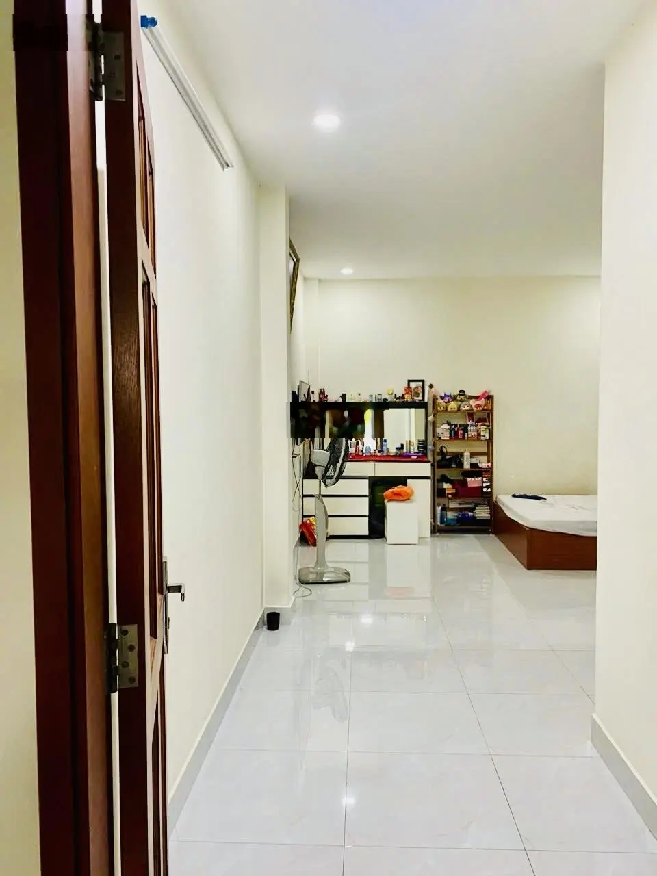 Chủ nhà ngợp bank 7 tỷ, Cần bán gấp căn nhà mặt tiền hẻm kinh doanh, 90m2, 5 tầng, giá chỉ 13 tỷ