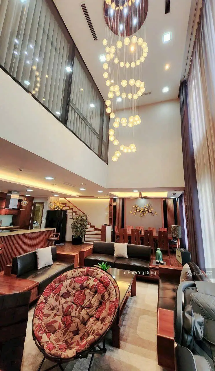 Bán căn hộ penthouse Eco Green - DT 200m2 - full nội thất cao cấp - sổ đỏ trao tay vào ở ngay