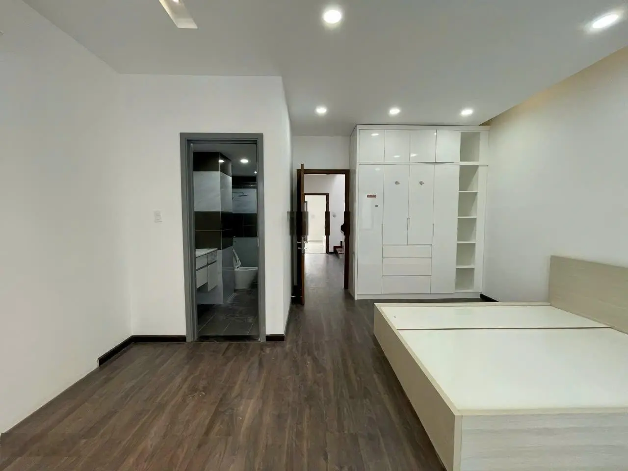 Bán nhà phố 4 tầng mới và đẹp Jamona City Đào Trí, 5x18, kề sông SG, đường 20m, 16.5 tỷ. 0903053669