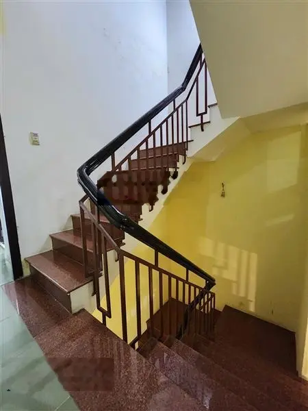 HIẾM! Đường 12m có vỉa hè Chu Văn An, ngang 4m, 72m2, 5 tầng, cho thuê 40tr/tháng