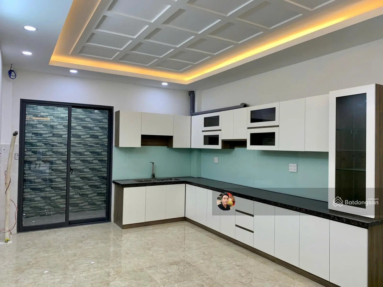 Bán nhà phố 4 tầng (4x20m) có thang máy MT đường Phú Thuận Quận 7 giá 17 tỷ LH: 0917 796 *** Phương
