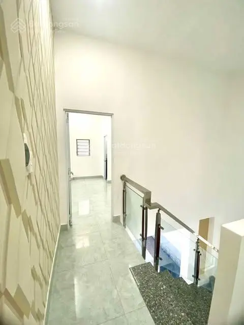 Kiến trúc Châu Âu: Nhà 2 tầng - nội thất vip - HXH - khu phân lô cao cấp - quận 12 - nhỉnh: 3 tỷ