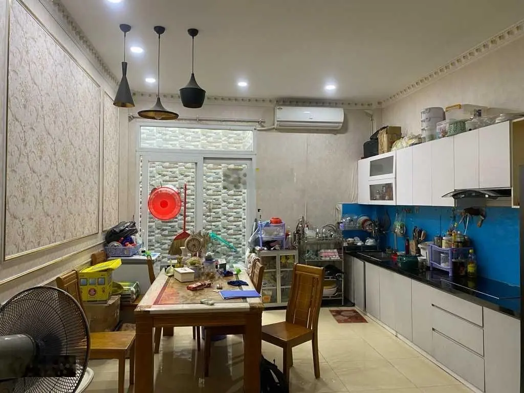 Hơn 8 tỷ - nhà 4 tầng - TT Quận 7 - 75m2 hẻm 6m - ô tô tới nhà - nhà đẹp, thoáng sáng như cung điện