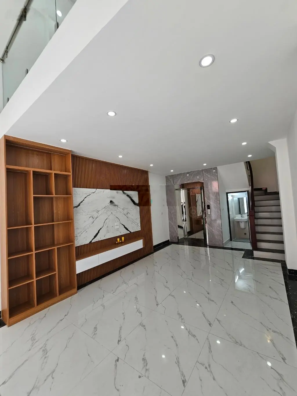 Bán nhà 6 tầng thang máy,lô góc mới đẹp, ô tô 7 chổ vào nhà, dt 50m2 mt 4,5m giá chỉ hơn 9 tỷ
