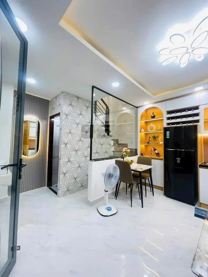 Nhà ngộp Bùi Hữu Nghĩa/P5/Q5.Giá 3 Tỷ 120 DT 69,5m2 gần chợ Hòa Bình, đang cho thuê nhà 33tr/th