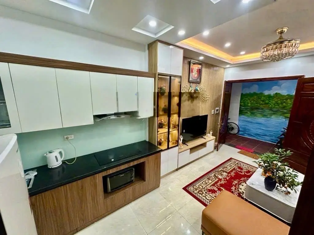 Bán nhà cổ linh hàng xóm aeon mall long biên ô tô vào nhà full nội thất.