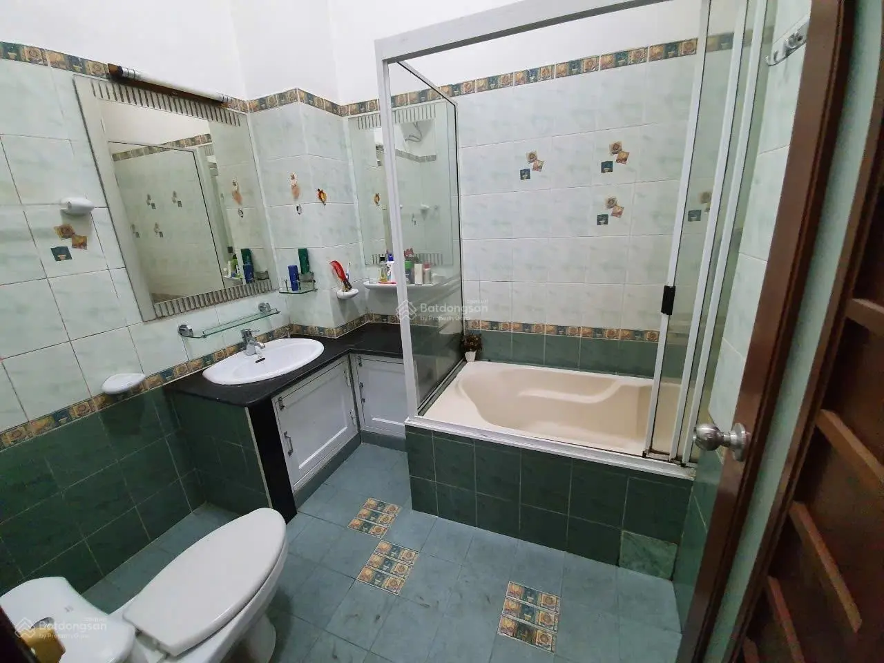 HOT! Mặt tiền khu K300, P. 12 quận Tân Bình 4.2x20m (84m2) nhà 5 tầng lầu, thu nhập 40tr/thg