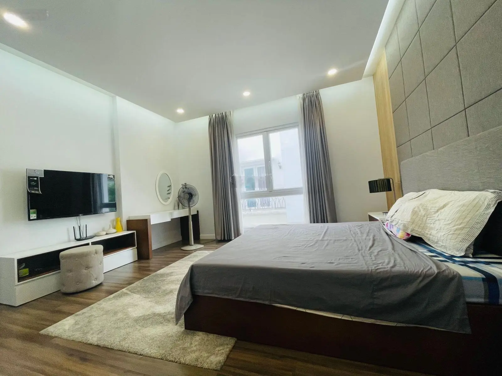 Bán biệt thự full nội thất mặt tiền 20m khu vip The Venica - Khang Điền