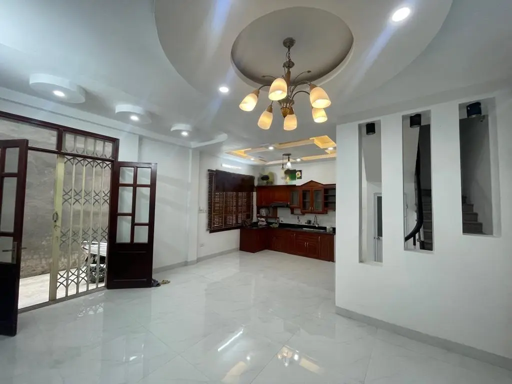 Đối diện Aeon Long Biên - lô góc - ô tô đỗ cửa - ngõ nhà nước - 36m2*5 tầng - Ngay cạnh chợ