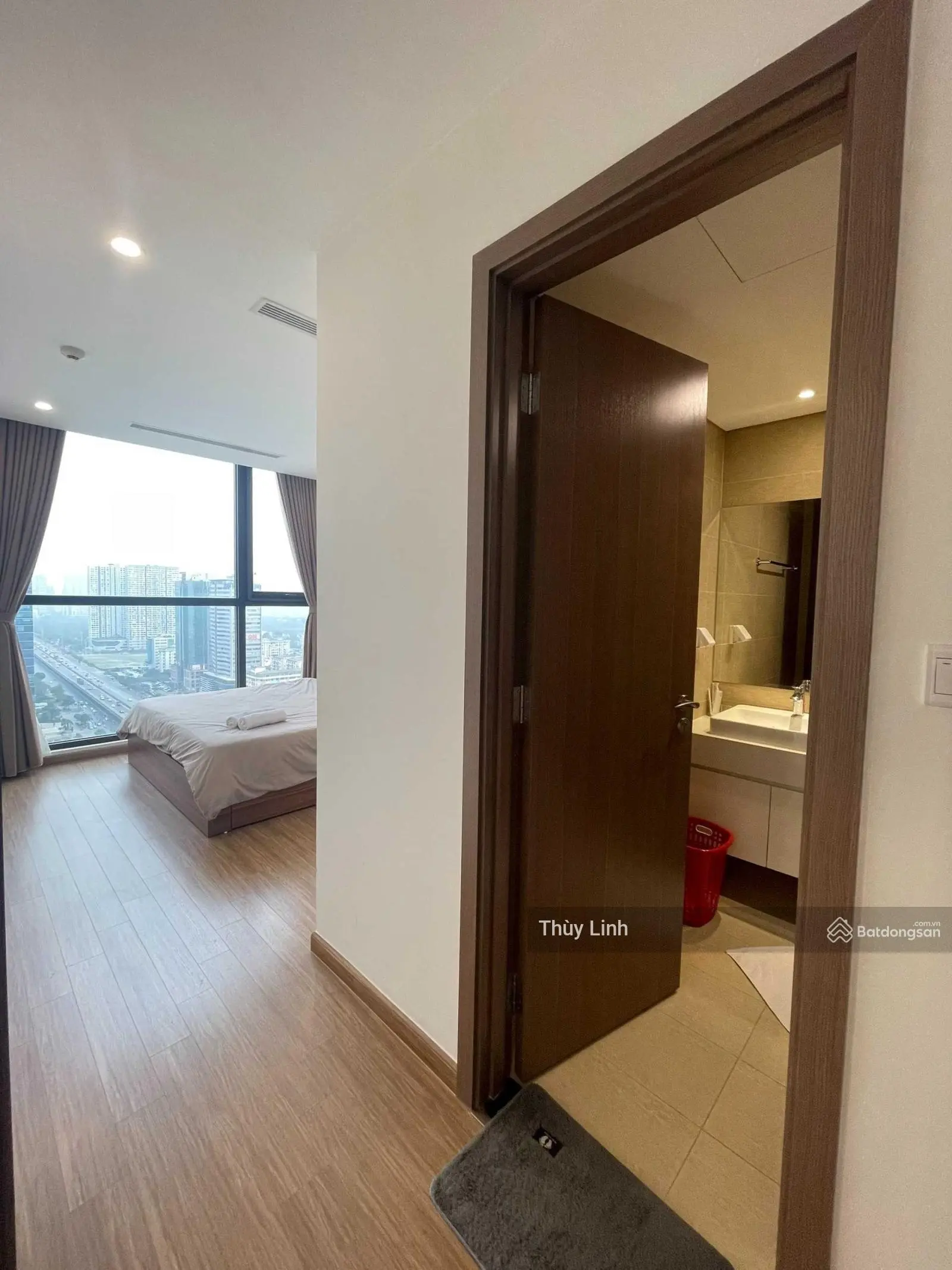Bán căn 2 ngủ tòa S2, ban công Đông Nam, Vinhomes Skylake, sổ lâu dài, tầng trung đẹp