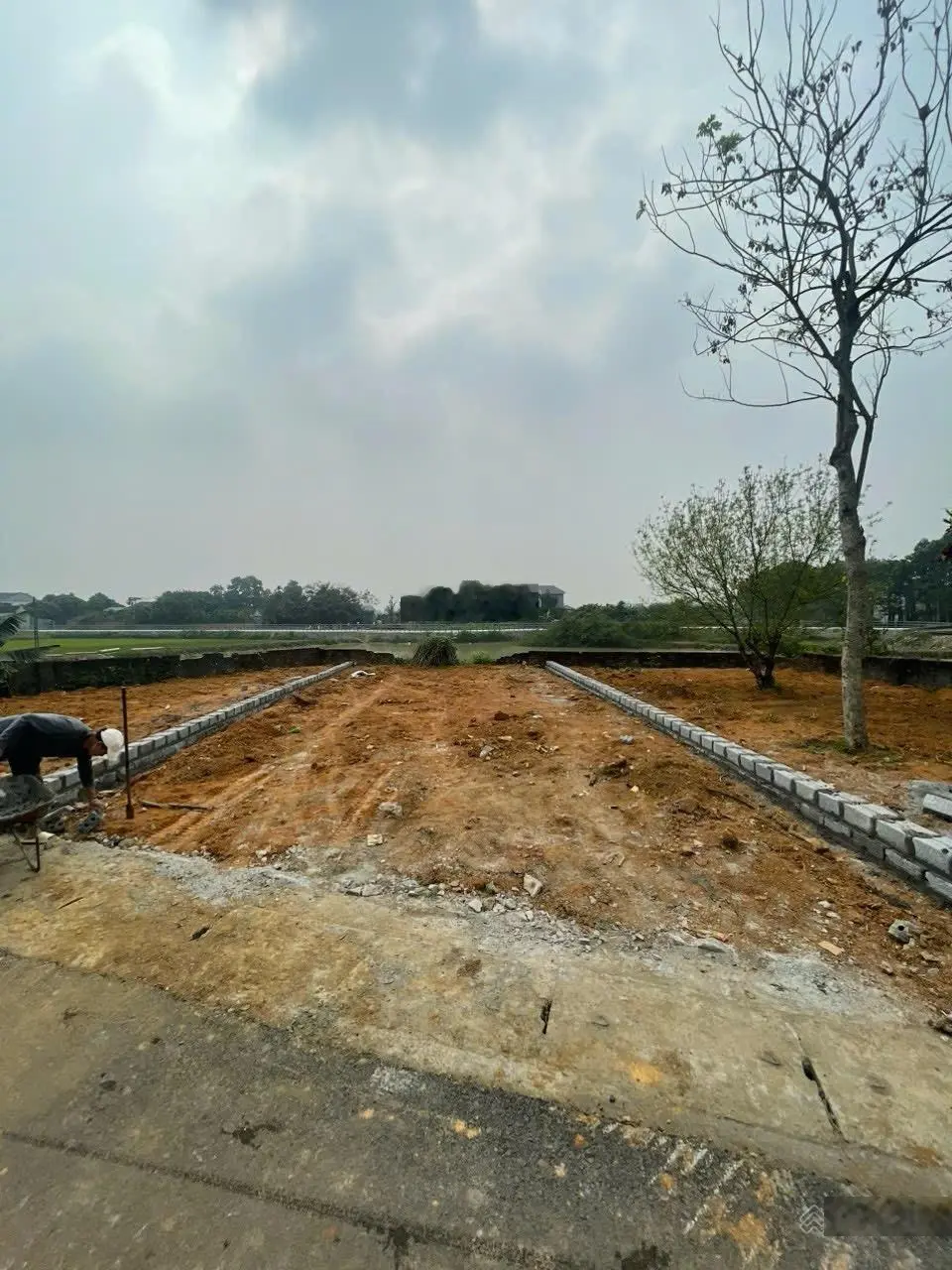 Giá rẻ kịch sàn, view hồ thoáng mát, đường thông hè thoáng