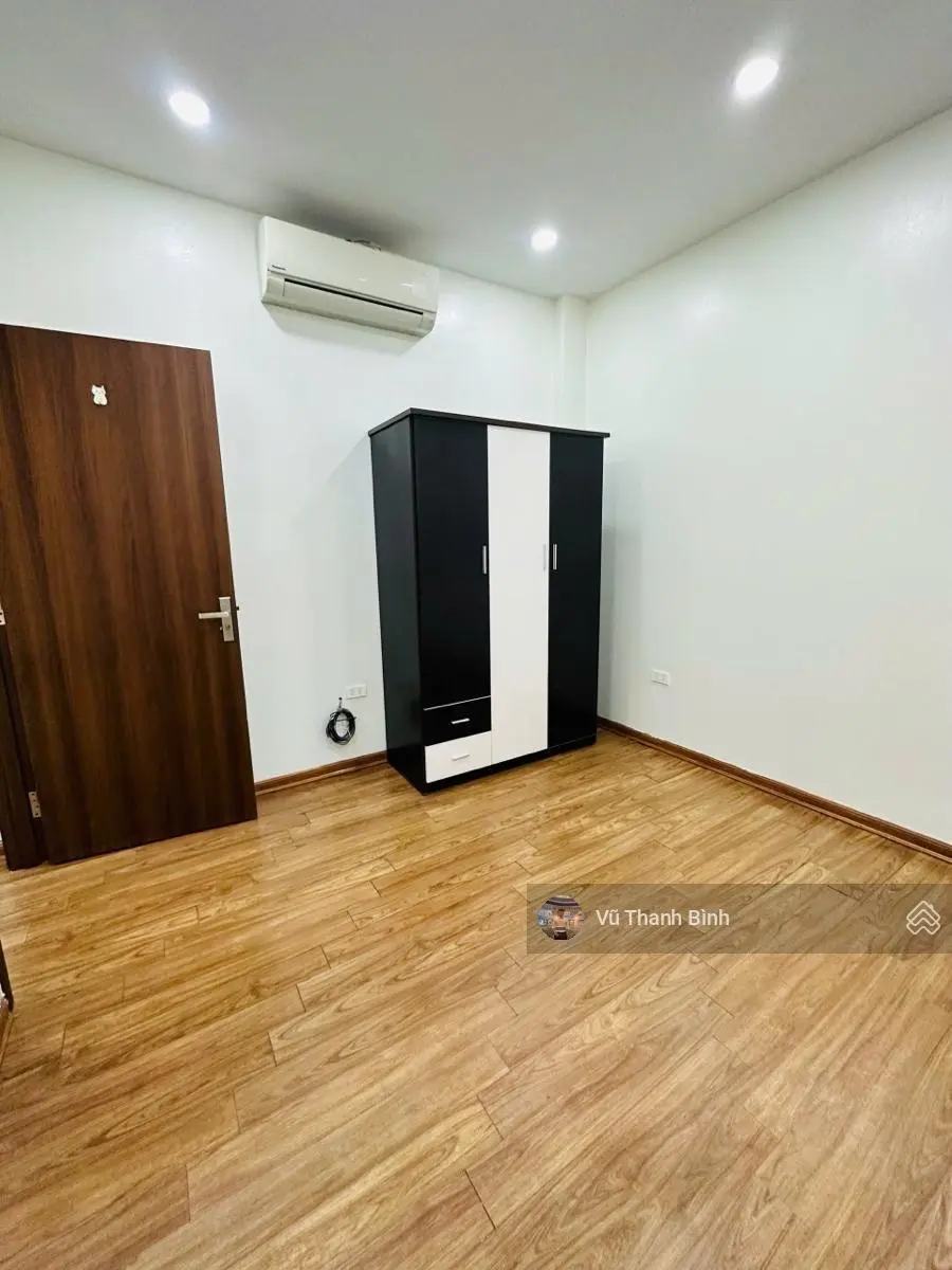 Bán nhà riêng Phố Âu Cơ, 6,25 tỷ, 40m2 3PN, 3WC, mặt tiền 4m, ô tô 30m, dân trí cao. Dòng tiền 10tr