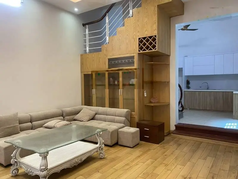 **chính chủ - cắt lỗ cần bán gấp - căn nhà đẹp - trần cung - hoàng quốc việt - tặng full nội thất
