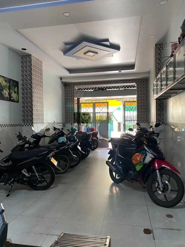 BÁN Tòa Nhà CHDV NGAY THẠCH LAM, Đang cho thuê 600TR/NĂM, 5 TẦNG có Thang Máy. Gần Lũy Bán Bích