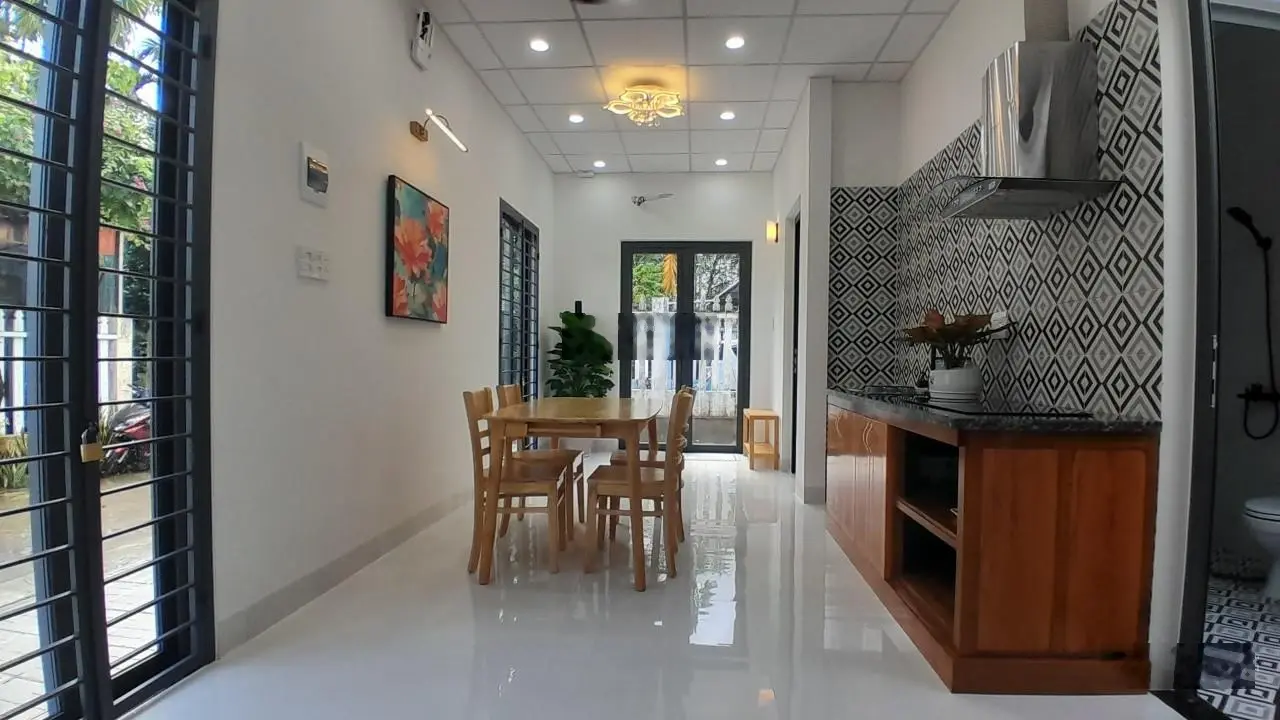 Bán nhà riêng tại đường hoàng hoa thám trung tâm tp quảng ngãi, giá 990 triệu vnd, đường oto.