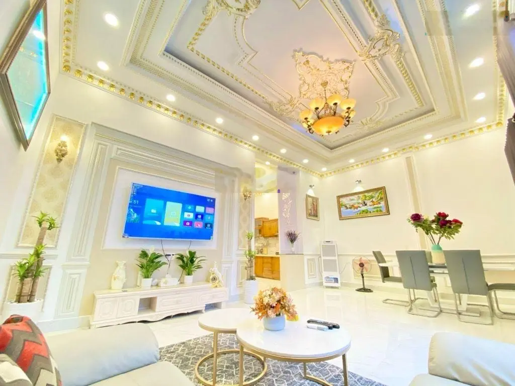 Quận 7 -phạm hữu lầu-hẻm xe hơi diện tích khủng 83 m2--shr - chỉ nhỉnh 5 tỉ thương lượng