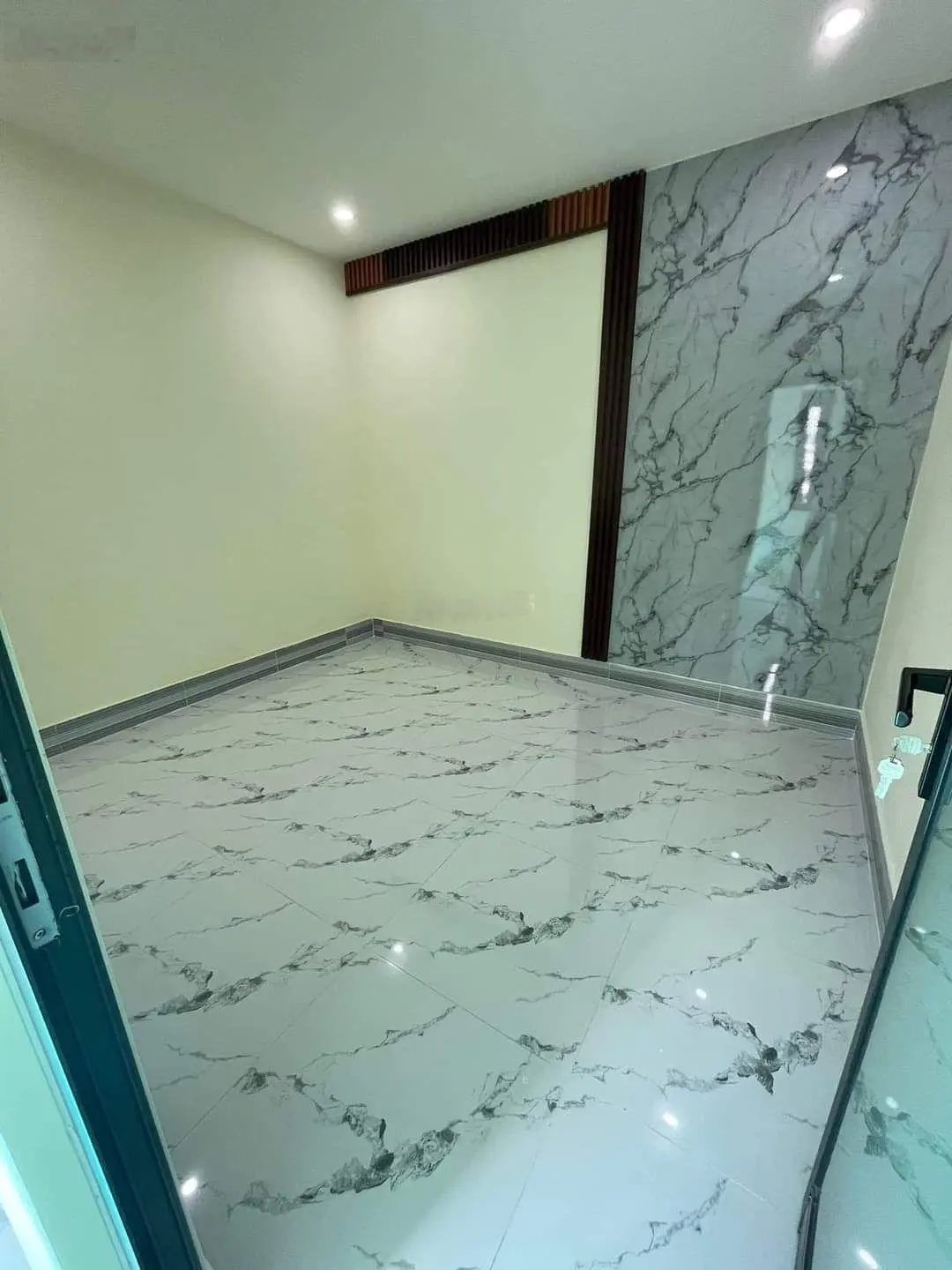 Cần bán nhà mới, đẹp giá ngộp 64m2. Gần ngay chợ Đức Hòa, phù hợp kinh doanh, cho thuê