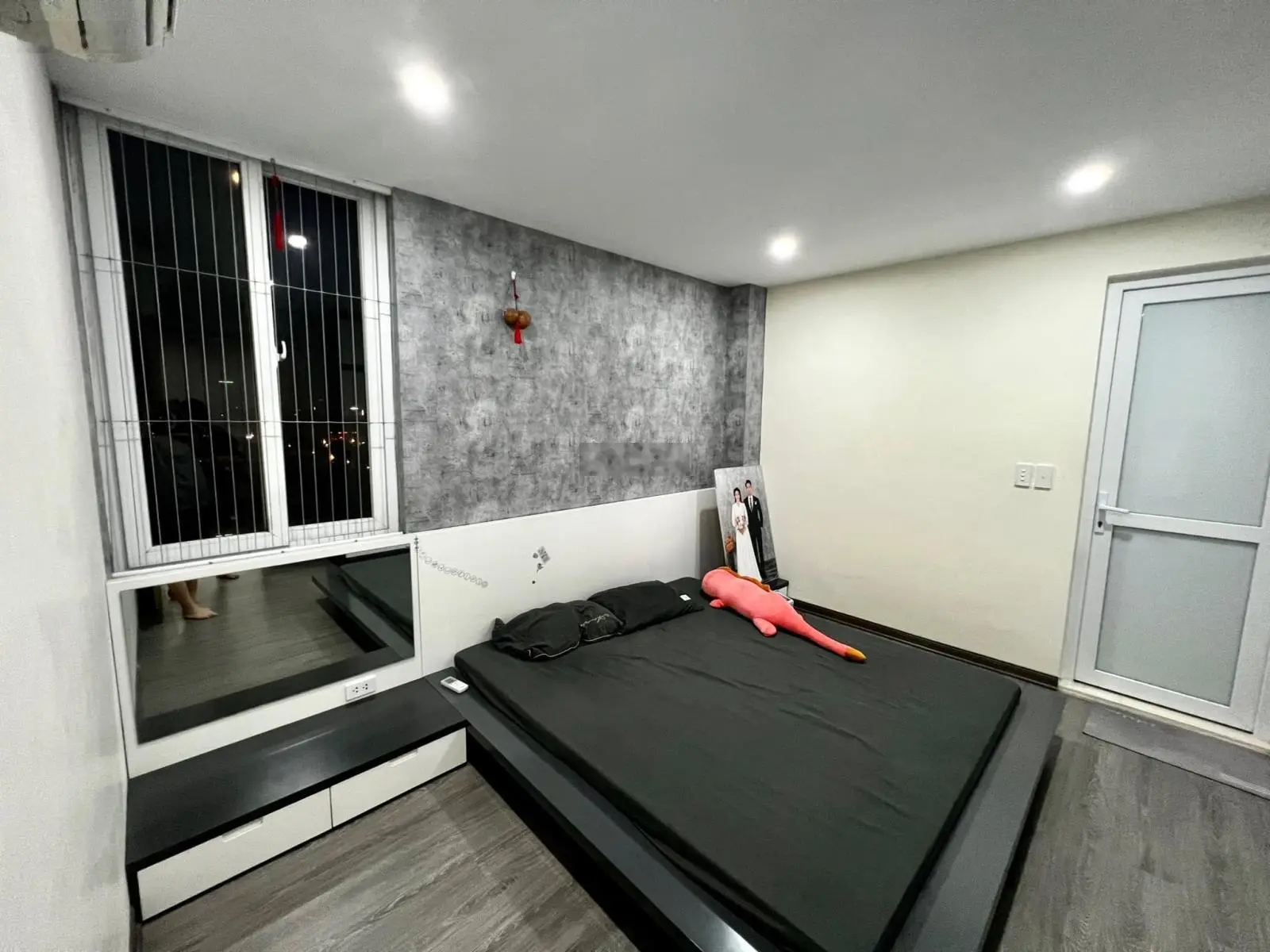 Bán căn 60m2 tầng đẹp, 2PN 2VS tòa xpHomes Star full nội thất giá 2. X tỷ