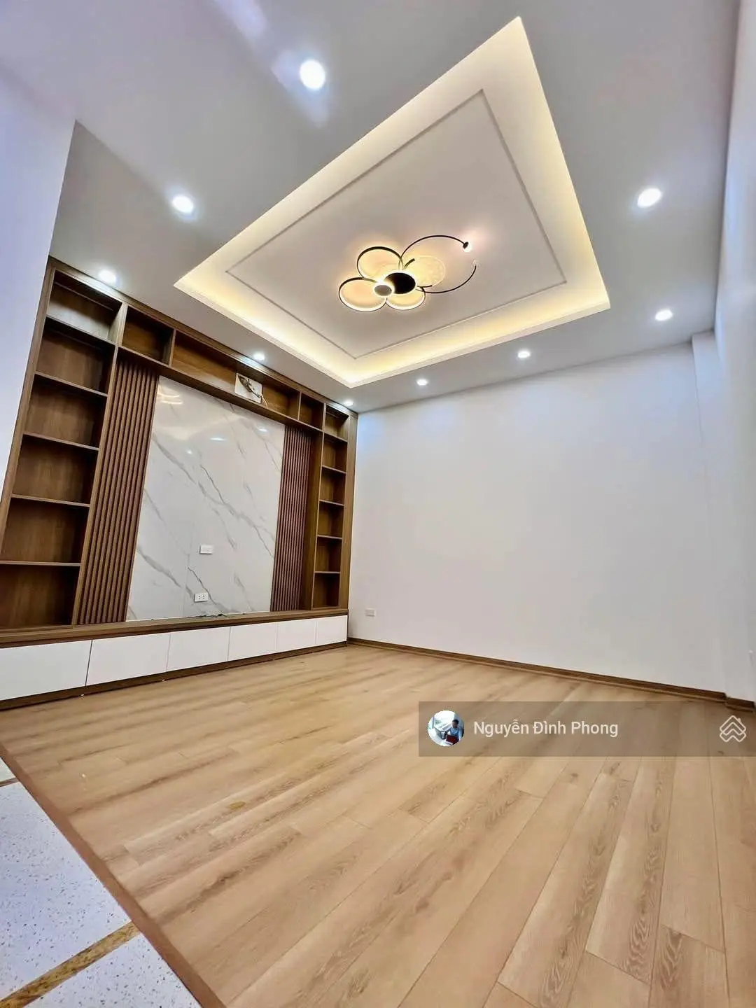 Nhà đẹp giá rẻ Sát KĐT Văn Khê. Nhỉnh 7 tỷ 42m2 Ô tô sát nhà. Thiết kế hiện đại. MT 4m rộng rãi