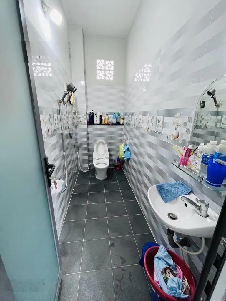 Bán nr 67m2, 3 tầng 4,pn ,tân hoà đông, quận 6, giá 6,4 tỷ (tl)