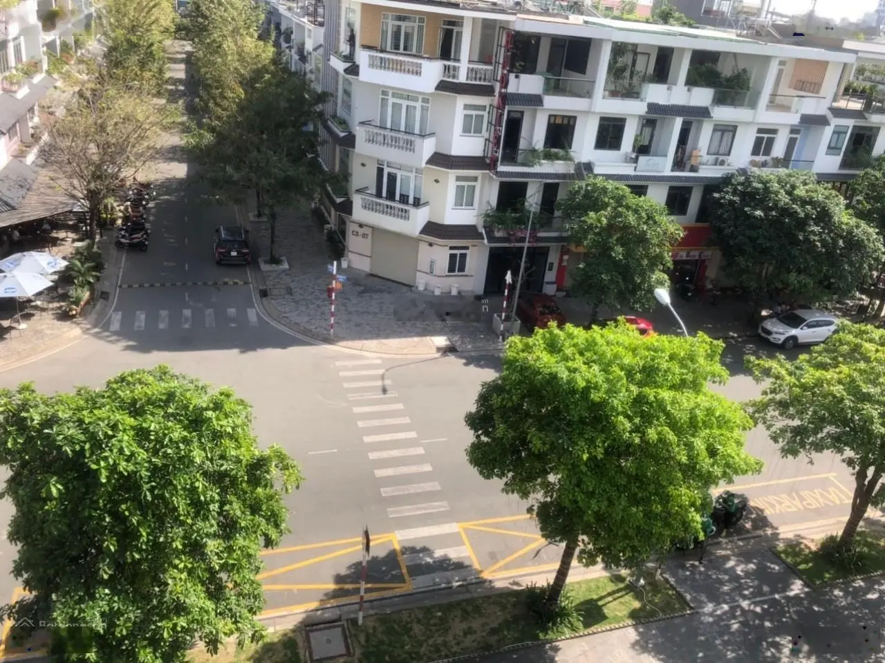 Cần bán nhà phố Him Lam Phú Đông 1 trệt 3 lầu pháp lý sổ hồng dãy hướng Tây Bắc LH Dương 0906 388 ***